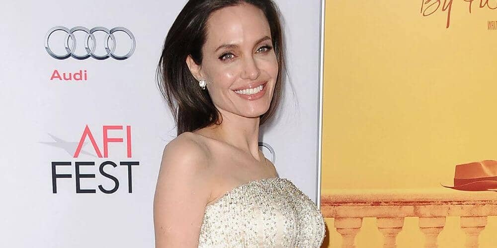 angelina jolie chirurgie esthetique 